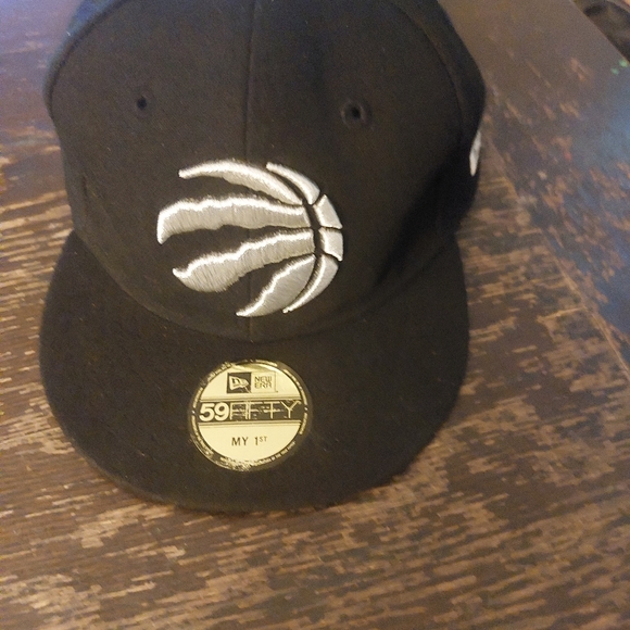 Infant Toronto Raptors hat - Picture 4 of 4